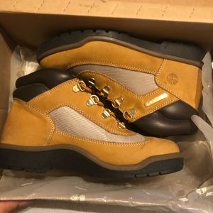 Timberlands juniors field boots